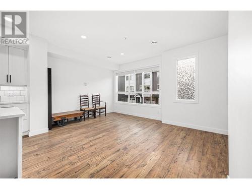 12075 Oceola Road Unit# 34, Lake Country, BC - Indoor Photo Showing Living Room