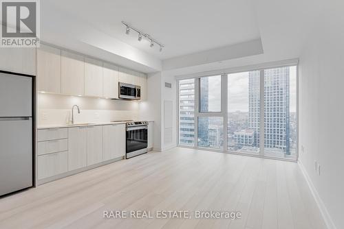 2401 - 357 King Street W, Toronto, ON - Indoor Photo Showing Kitchen