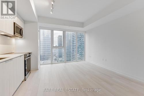 2401 - 357 King Street W, Toronto, ON - Indoor Photo Showing Kitchen