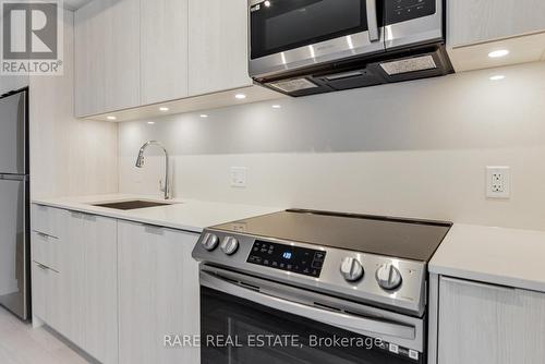 2401 - 357 King Street W, Toronto, ON - Indoor Photo Showing Kitchen