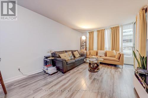 709 - 750 Bay Street, Toronto, ON - Indoor Photo Showing Living Room