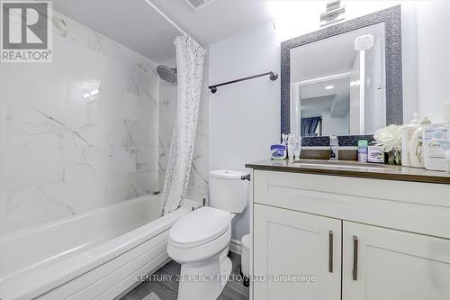 709 - 750 Bay Street, Toronto, ON - Indoor Photo Showing Bathroom