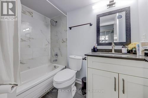 709 - 750 Bay Street, Toronto, ON - Indoor Photo Showing Bathroom