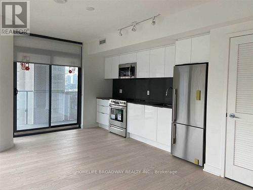 1402 - 25 Richmond Street E, Toronto, ON - Indoor Photo Showing Kitchen