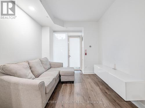 Th4 - 30 Roehampton Avenue, Toronto, ON - Indoor Photo Showing Living Room