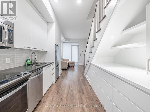 Th4 - 30 Roehampton Avenue, Toronto, ON - Indoor Photo Showing Kitchen With Double Sink