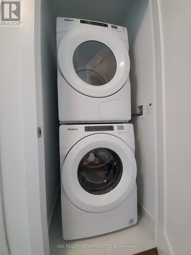 4023 - 585 Bloor Street E, Toronto, ON - Indoor Photo Showing Laundry Room