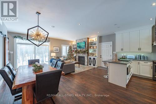 316 1/2 Riverside Drive, Kawartha Lakes (Bobcaygeon), ON - Indoor Photo Showing Dining Room