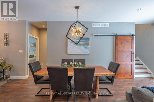 316 1/2 Riverside Drive, Kawartha Lakes (Bobcaygeon), ON - Indoor Photo Showing Dining Room