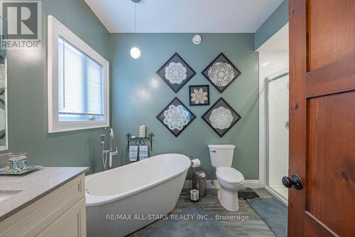 316 1/2 Riverside Drive, Kawartha Lakes (Bobcaygeon), ON - Indoor Photo Showing Bathroom