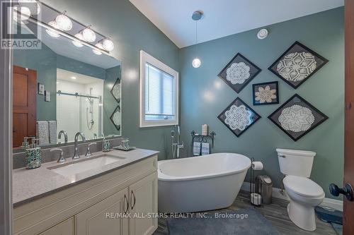 316 1/2 Riverside Drive, Kawartha Lakes (Bobcaygeon), ON - Indoor Photo Showing Bathroom