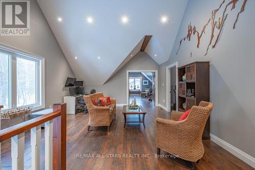 316 1/2 Riverside Drive, Kawartha Lakes (Bobcaygeon), ON - Indoor Photo Showing Other Room