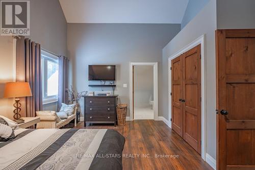 316 1/2 Riverside Drive, Kawartha Lakes (Bobcaygeon), ON - Indoor Photo Showing Bedroom