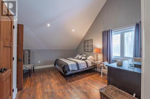 316 1/2 Riverside Drive, Kawartha Lakes (Bobcaygeon), ON - Indoor Photo Showing Bedroom