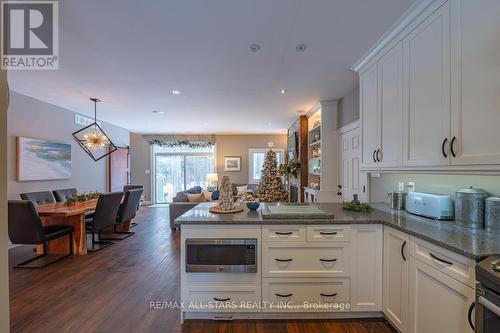 316 1/2 Riverside Drive, Kawartha Lakes (Bobcaygeon), ON - Indoor Photo Showing Kitchen