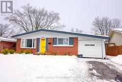 2010 FEATHERSTON DRIVE  Ottawa, ON K1H 6P9