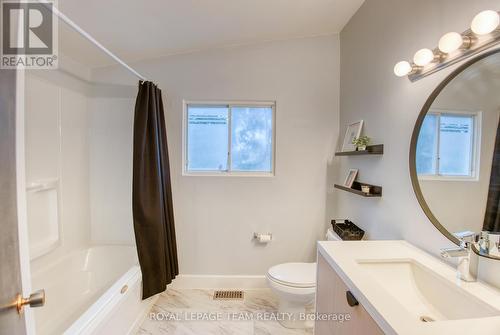 2010 Featherston Drive, Ottawa, ON - Indoor Photo Showing Bathroom