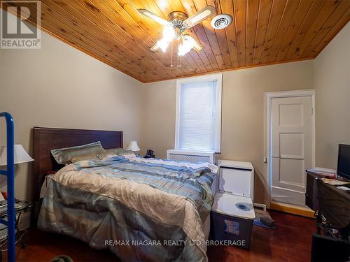 89 Tennessee Avenue, Port Colborne (878 - Sugarloaf), ON - Indoor Photo Showing Bedroom