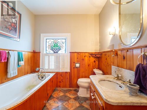 89 Tennessee Avenue, Port Colborne (878 - Sugarloaf), ON - Indoor Photo Showing Bathroom