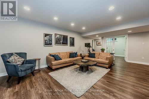 586 Eastgate Walk, Waterloo, ON - Indoor Photo Showing Living Room