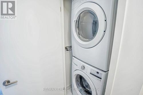 411 - 38 Simcoe Promenade, Markham, ON - Indoor Photo Showing Laundry Room