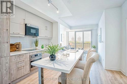 411 - 38 Simcoe Promenade, Markham, ON - Indoor Photo Showing Dining Room