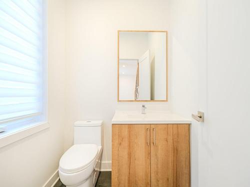 Powder room - 2342 Boul. Perrot, Notre-Dame-De-L'Île-Perrot, QC - Indoor Photo Showing Bathroom