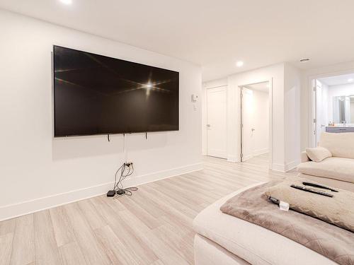 Family room - 2342 Boul. Perrot, Notre-Dame-De-L'Île-Perrot, QC - Indoor Photo Showing Living Room