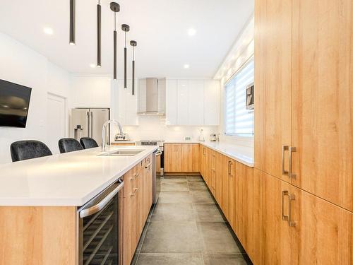 Kitchen - 2342 Boul. Perrot, Notre-Dame-De-L'Île-Perrot, QC - Indoor Photo Showing Kitchen With Upgraded Kitchen