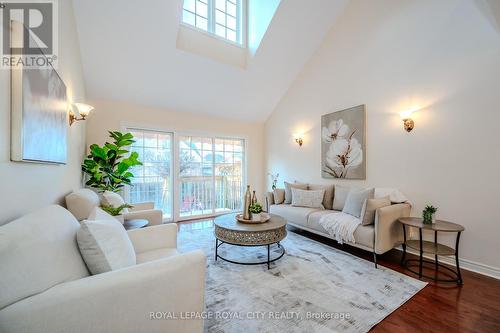 101 Mcarthur Crescent, Guelph (Pine Ridge), ON - Indoor Photo Showing Living Room