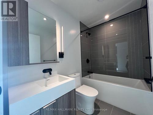 2601 - 127 Broadway Avenue, Toronto, ON - Indoor Photo Showing Bathroom