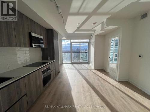 2601 - 127 Broadway Avenue, Toronto, ON - Indoor Photo Showing Kitchen