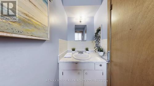 17 Clayland Drive, Toronto, ON - Indoor Photo Showing Bathroom