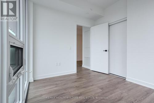 1009 - 117 Broadway Avenue N, Toronto, ON - Indoor