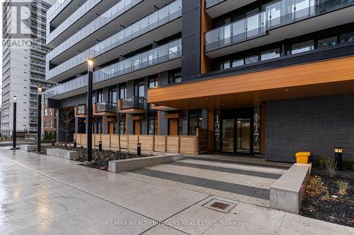 1009 - 117 Broadway Avenue N, Toronto, ON - Outdoor