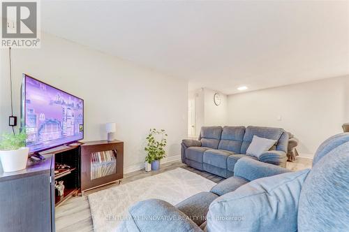 1809 - 100 Wingarden Court, Toronto, ON - Indoor Photo Showing Living Room