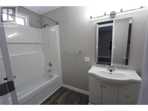 6 7170 Hart Highway, Prince George, BC - Indoor Photo Showing Bathroom