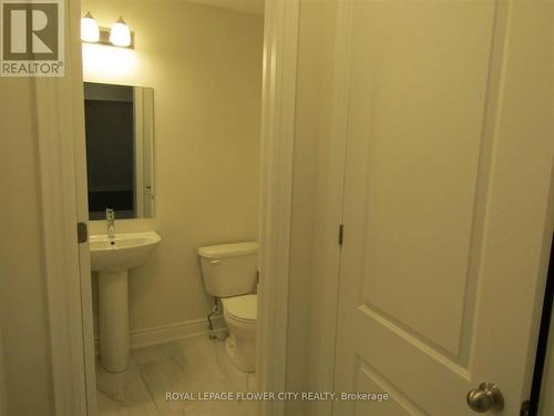 102 Rugman Crescent, Springwater, ON - Indoor Photo Showing Bathroom