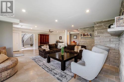 41 Matson Drive, Caledon, ON - Indoor Photo Showing Living Room