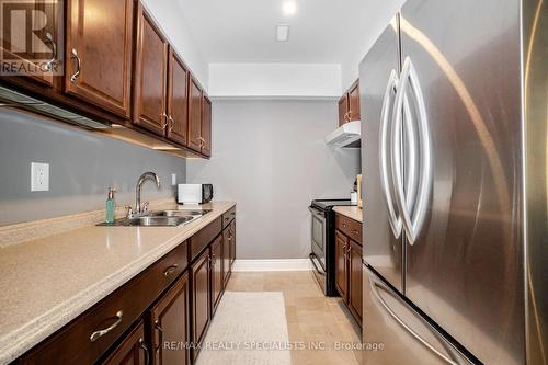 41 Matson Drive, Caledon, ON - Indoor Photo Showing Kitchen With Double Sink