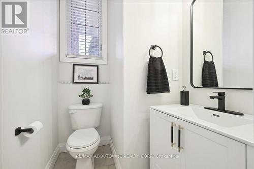 4880 Verdi Street, Burlington, ON - Indoor Photo Showing Bathroom