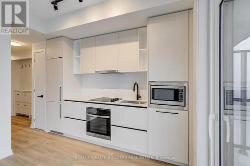 2407 - 1285 Dupont Street, Toronto, ON - Indoor Photo Showing Kitchen