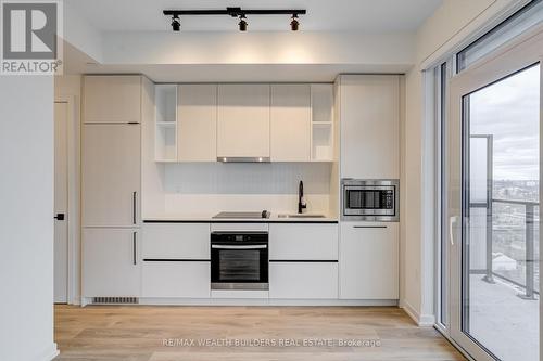 2407 - 1285 Dupont Street, Toronto, ON - Indoor Photo Showing Kitchen