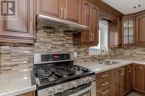 2 Alexandria Crescent, Brampton, ON - Indoor Photo Showing Kitchen With Double Sink With Upgraded Kitchen