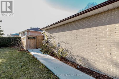 2 Alexandria Crescent, Brampton, ON - Outdoor