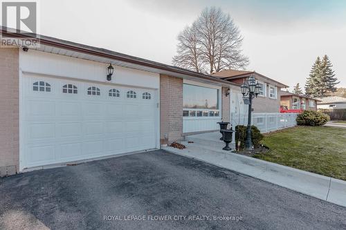 2 Alexandria Crescent, Brampton, ON - Outdoor