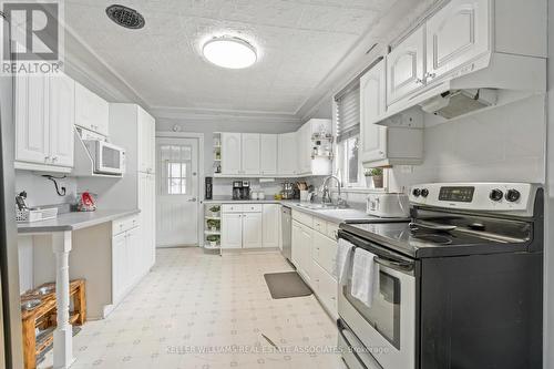 43 Victoria Street, Halton Hills, ON - Indoor Photo Showing Kitchen