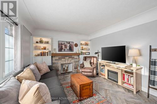 56 David Street, London, ON - Indoor Photo Showing Living Room With Fireplace