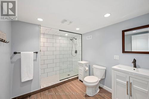 56 David Street, London, ON - Indoor Photo Showing Bathroom