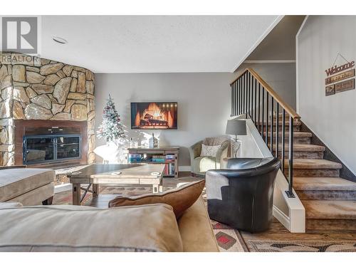 225 Clearview Road Unit# 911, Apex Mountain, BC - Indoor Photo Showing Living Room With Fireplace